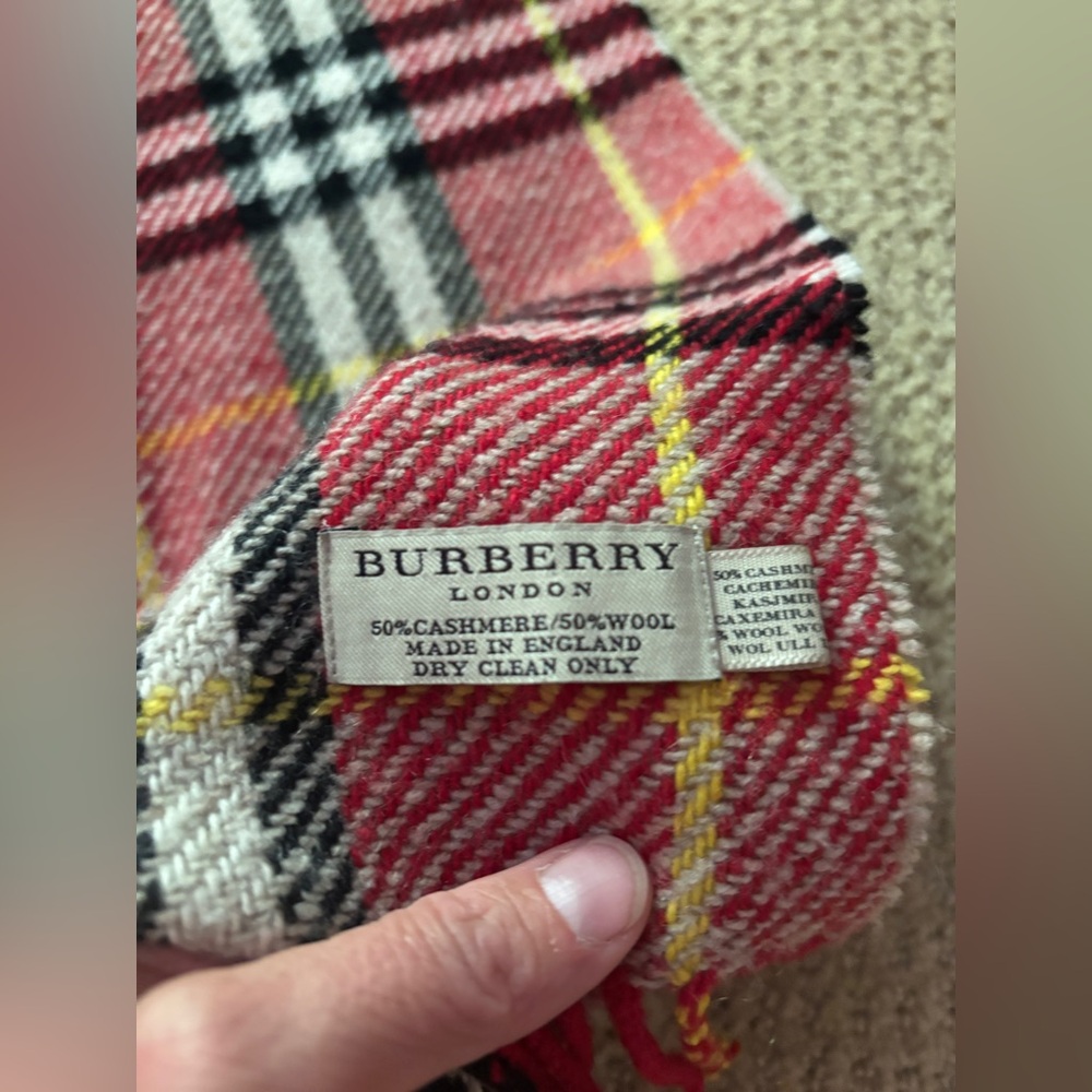Burberry Cashmere and Wool Scarf - Picture 4 of 4